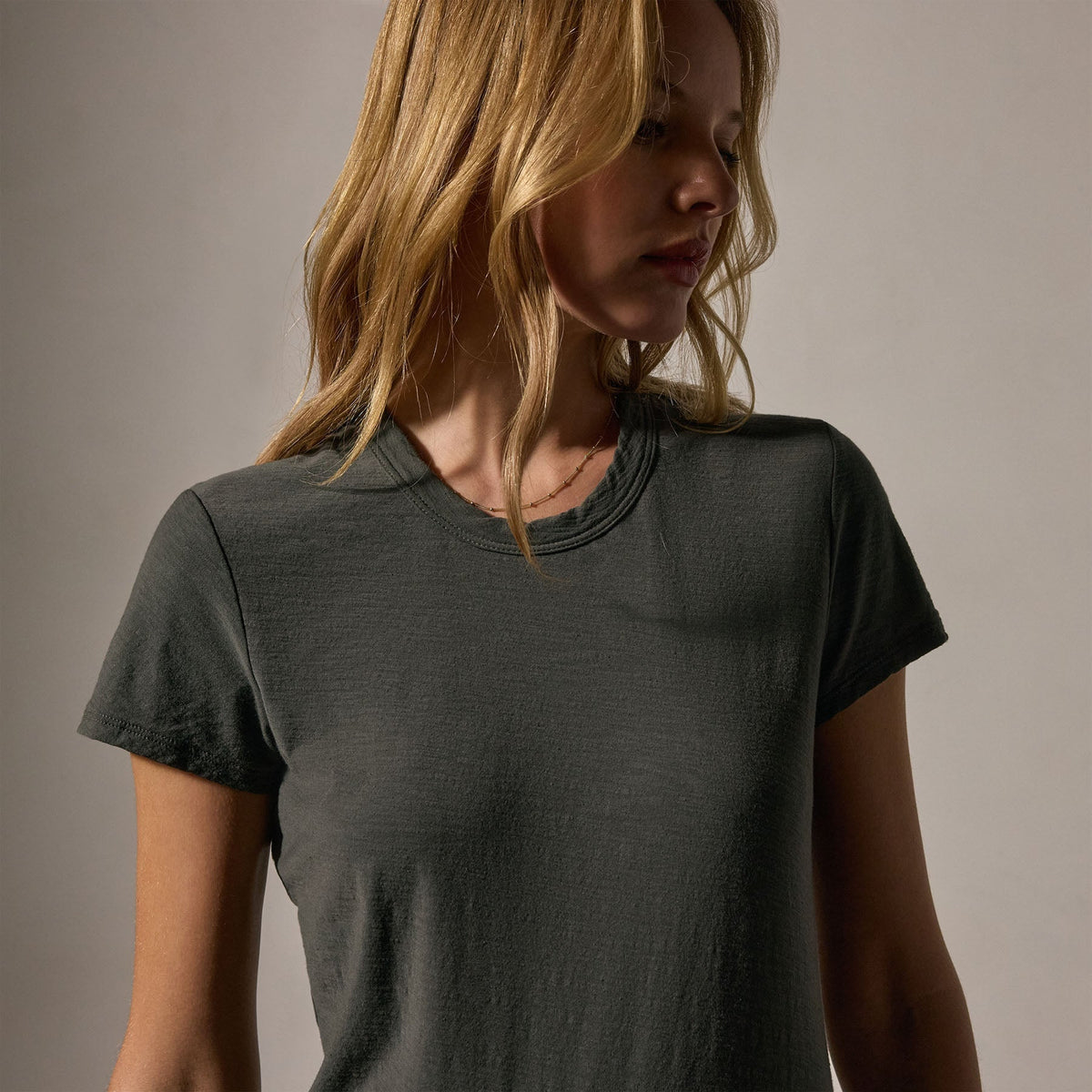 Sheer Slub Crew Neck Tee in Granite | James Perse Los Angeles