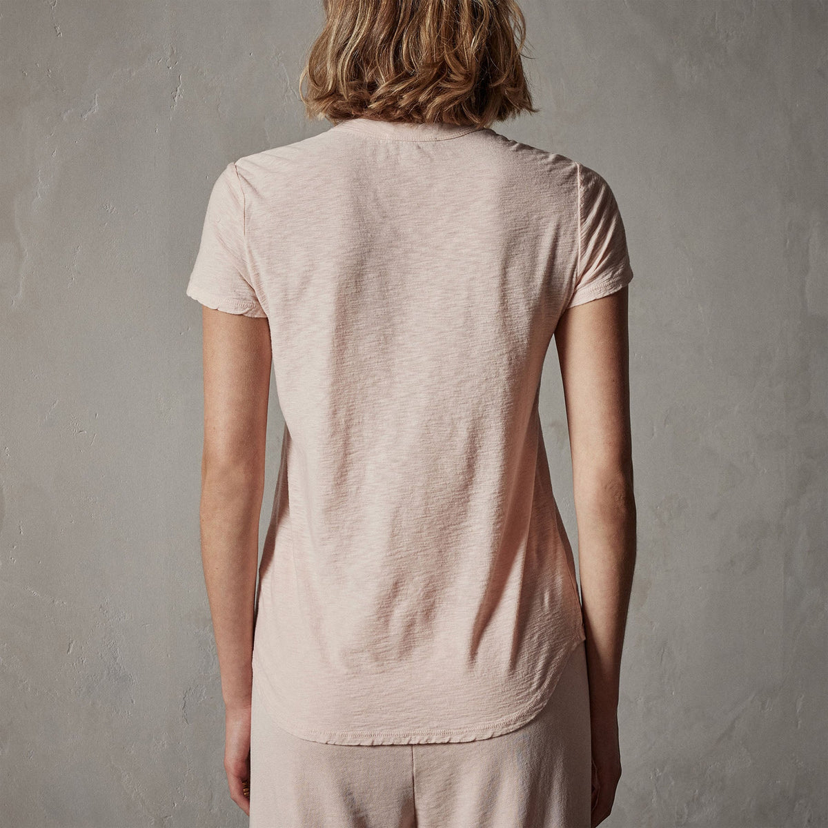 Sheer Slub Crew Neck Tee in Nougat | James Perse Los Angeles