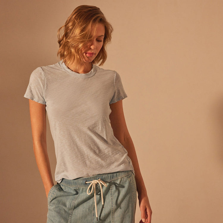 Sheer Slub Crew Neck Tee in Open Sky | James Perse Los Angeles