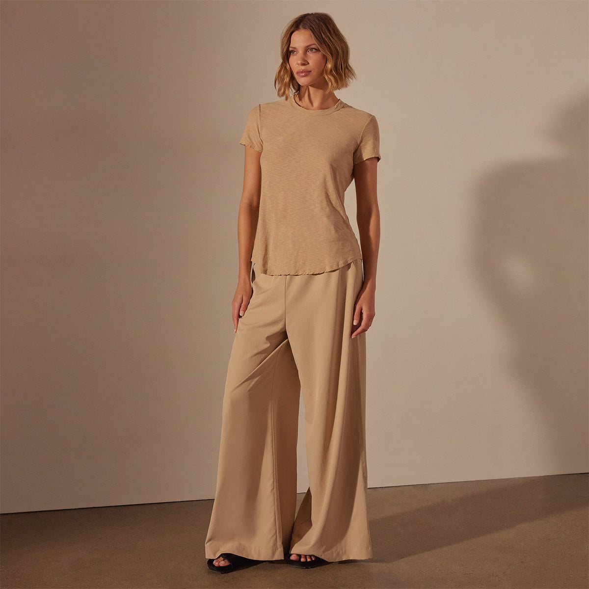 Sheer Slub Crew Neck Tee in Sand Dune | James Perse Los Angeles