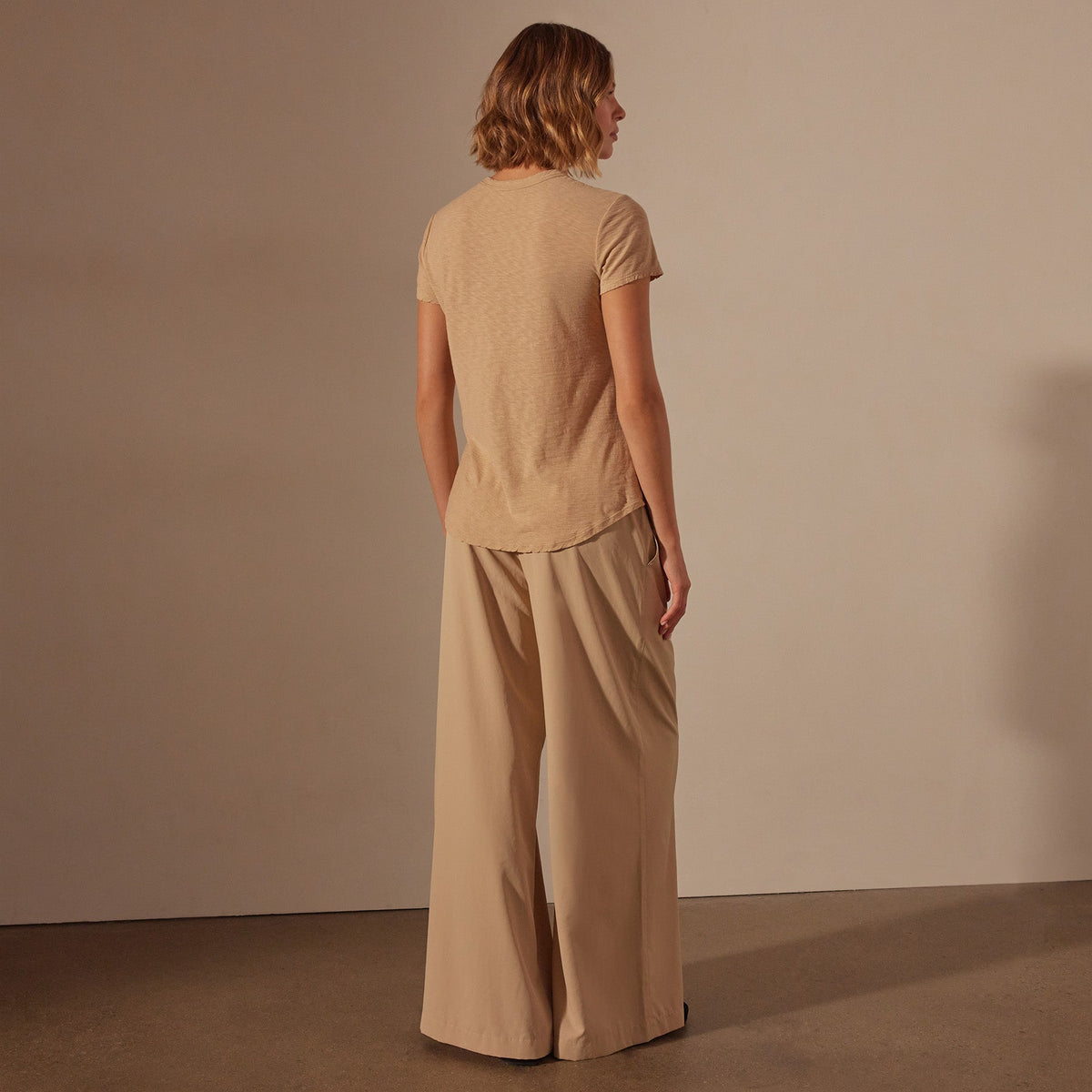 Sheer Slub Crew Neck Tee in Sand Dune | James Perse Los Angeles