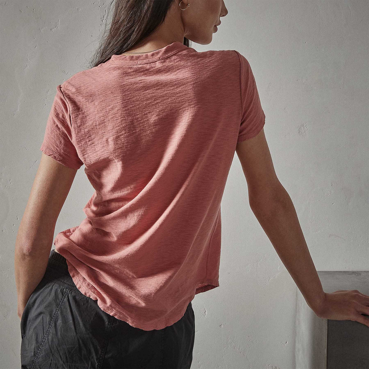 Sheer Slub Crew Neck Tee in Strawberry | James Perse Los Angeles