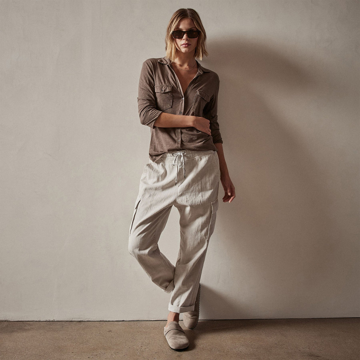 Sheer Slub Side Panel Shirt in Burro | James Perse Los Angeles