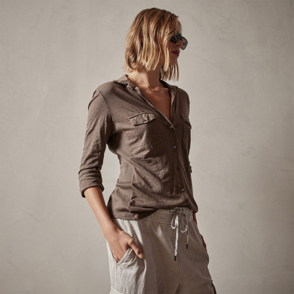 Sheer Slub Side Panel Shirt in Burro | James Perse Los Angeles