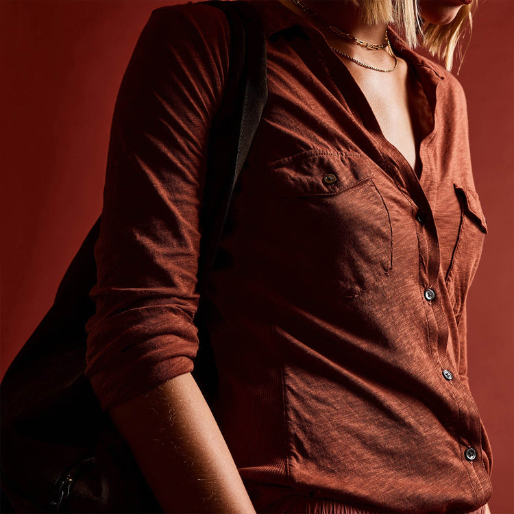 Sheer Slub Side Panel Shirt in Goji | James Perse Los Angeles