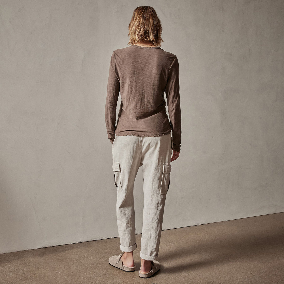Sheer Slub Long Sleeve Crew in Burro | James Perse Los Angeles