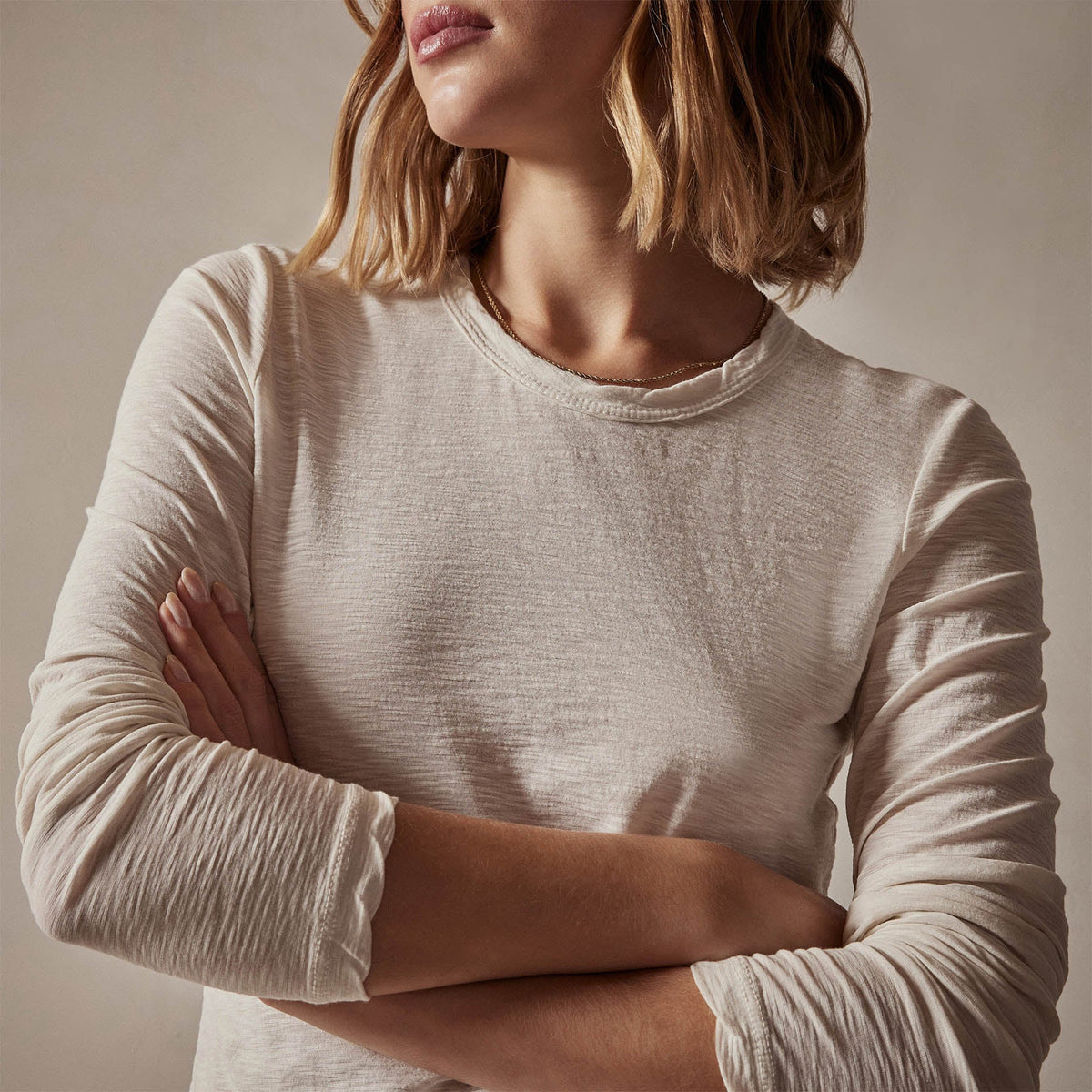 Sheer Slub Long Sleeve Crew in Canvas | James Perse Los Angeles