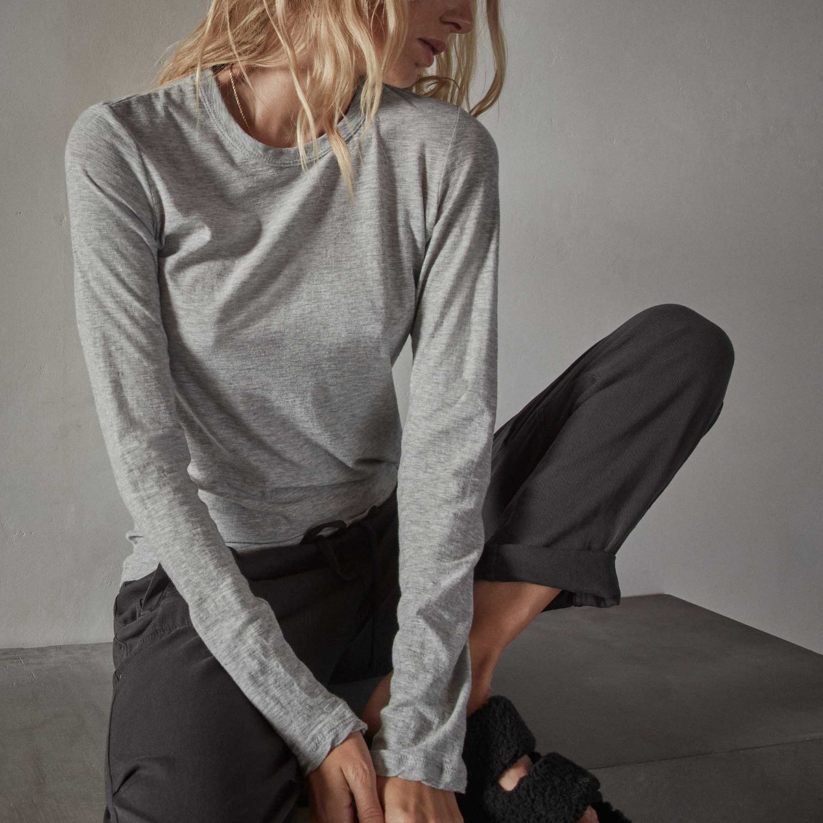 Sheer Slub Long Sleeve Crew - Heather Grey | James Perse Los Angeles