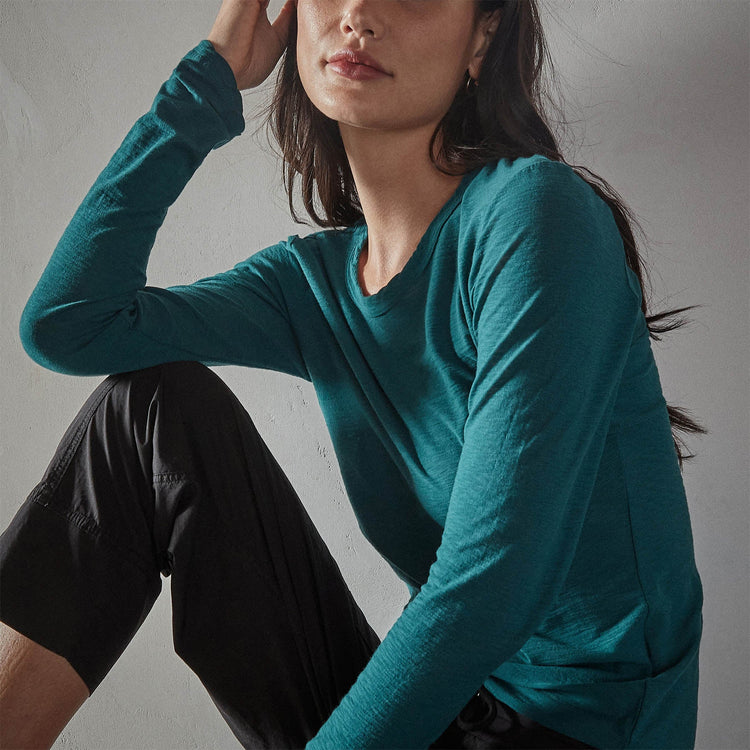 Sheer Slub Long Sleeve Crew in Jewel | James Perse Los Angeles
