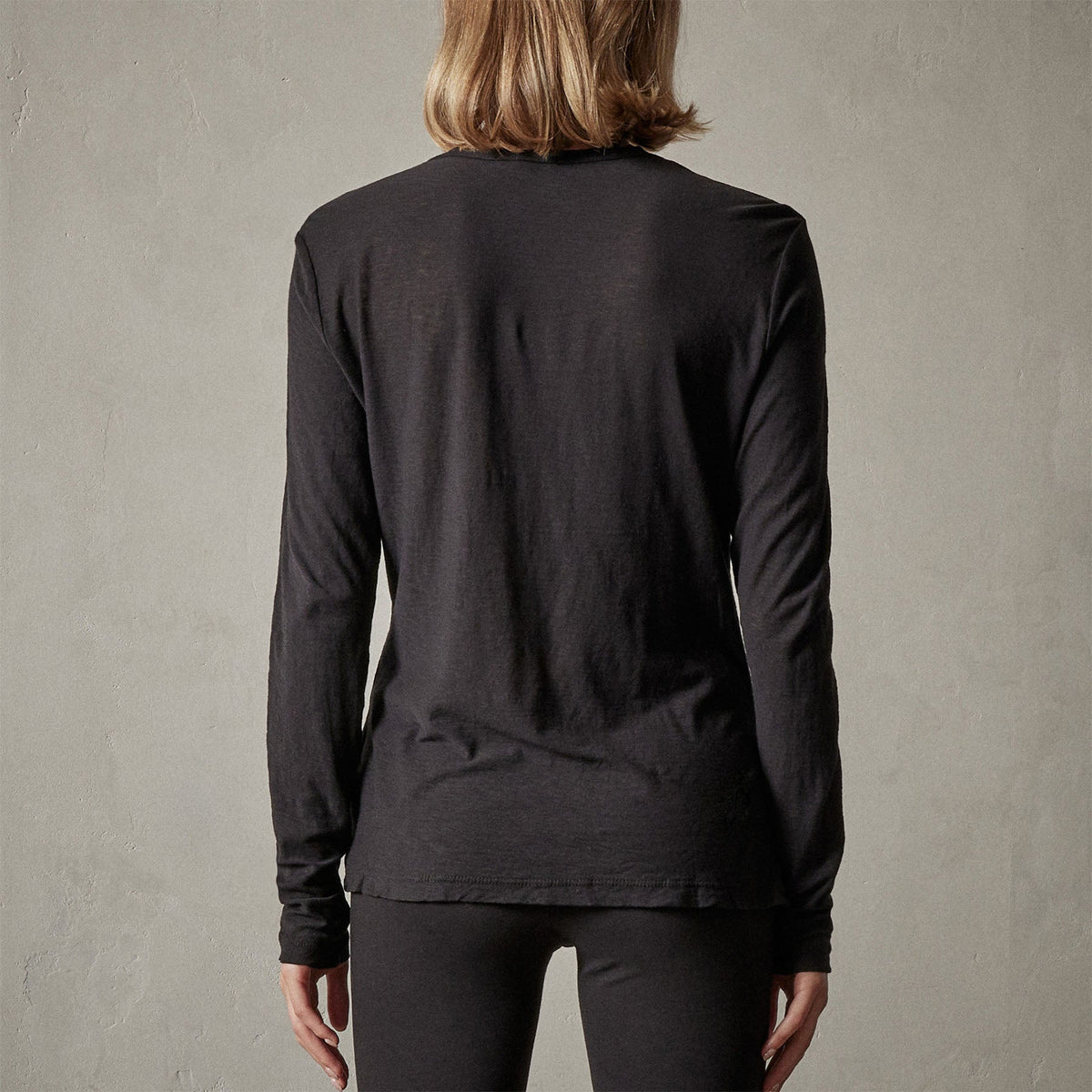 Long Sleeve Slub Jersey Henley in Black | James Perse Los Angeles