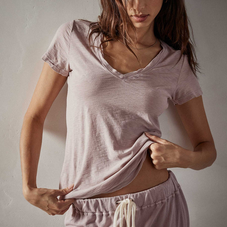 Sheer Slub Casual V Neck in Calamine | James Perse Los Angeles