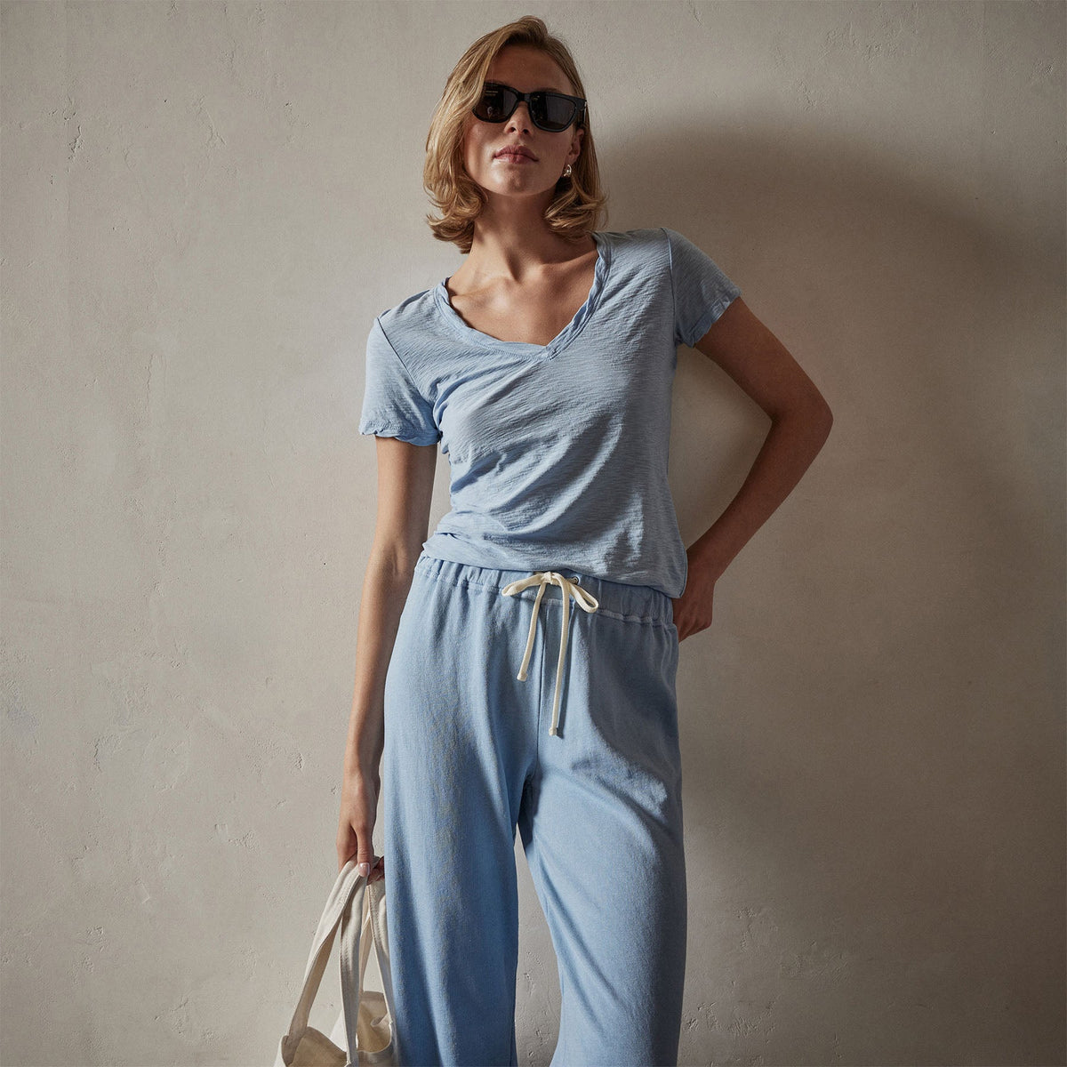 Sheer Slub Casual V Neck in Delta | James Perse Los Angeles