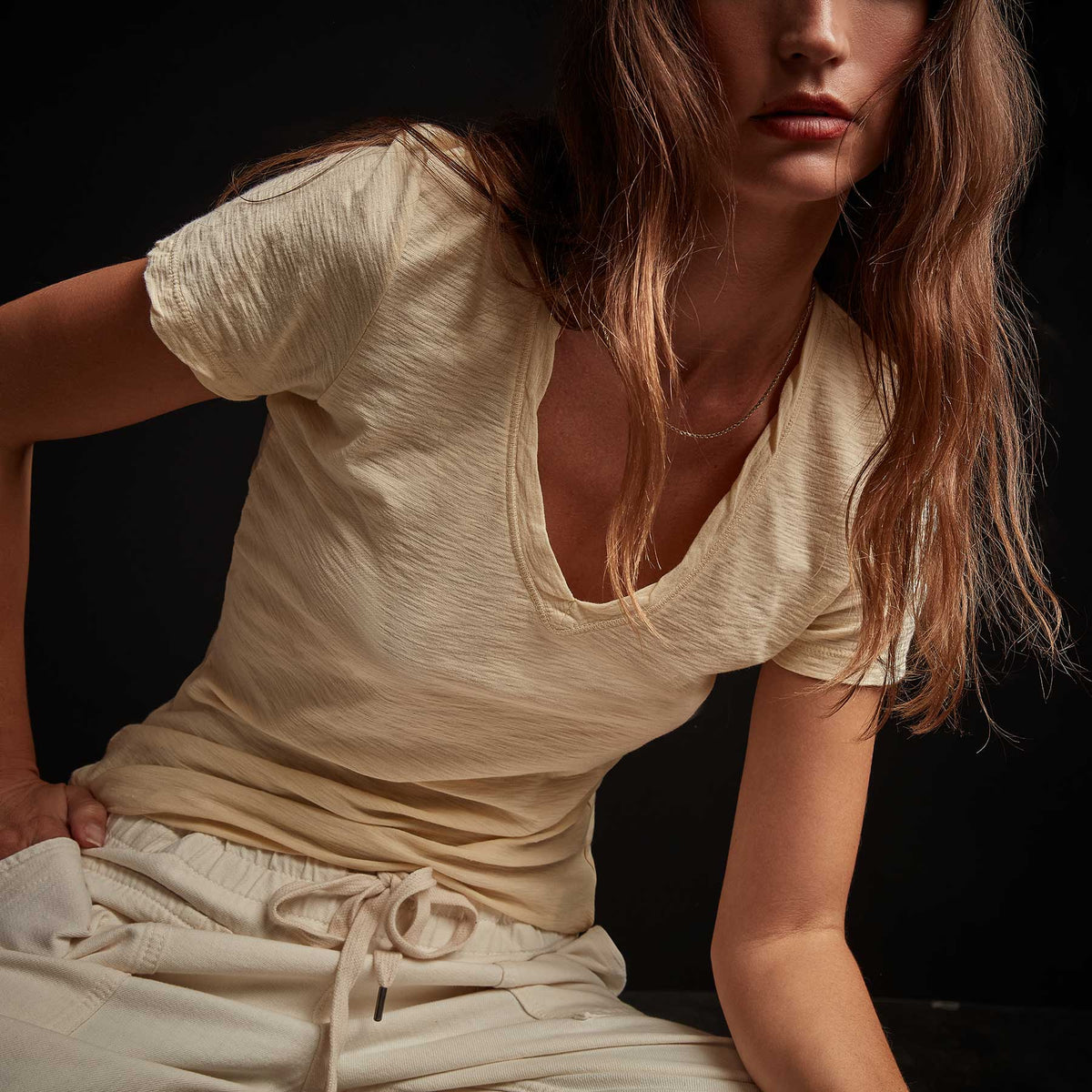 Sheer Slub Casual V Neck - Gesso | James Perse Los Angeles