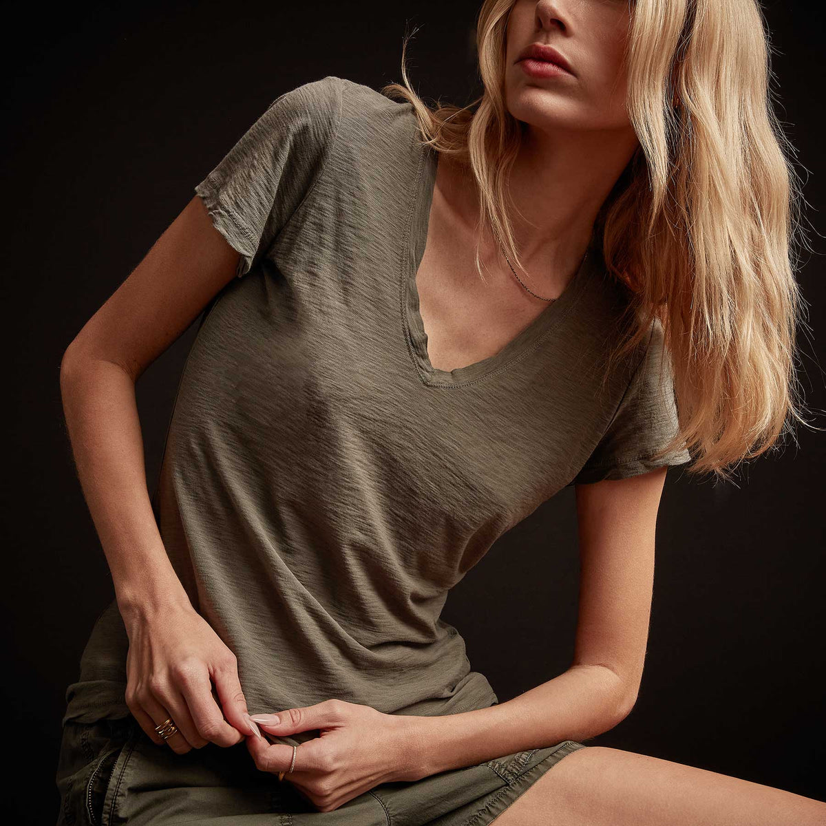 Sheer Slub Casual V Neck - Jungle | James Perse Los Angeles