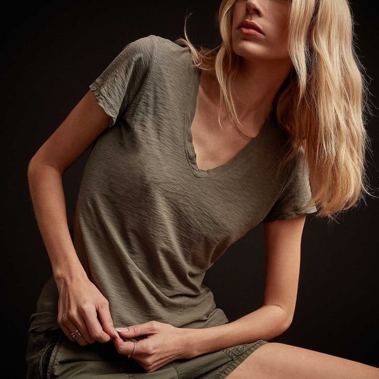 Sheer Slub Casual V Neck - Jungle | James Perse Los Angeles