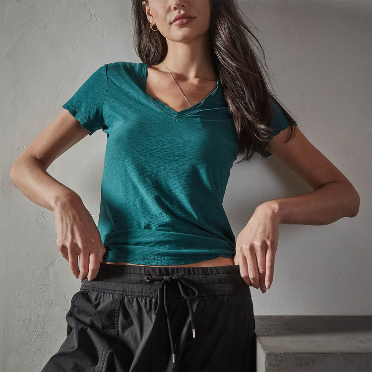 Sheer Slub Casual V Neck in Jewel | James Perse Los Angeles