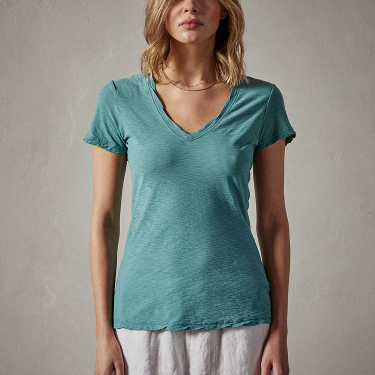 Sheer Slub Casual V Neck in Sprite | James Perse Los Angeles 