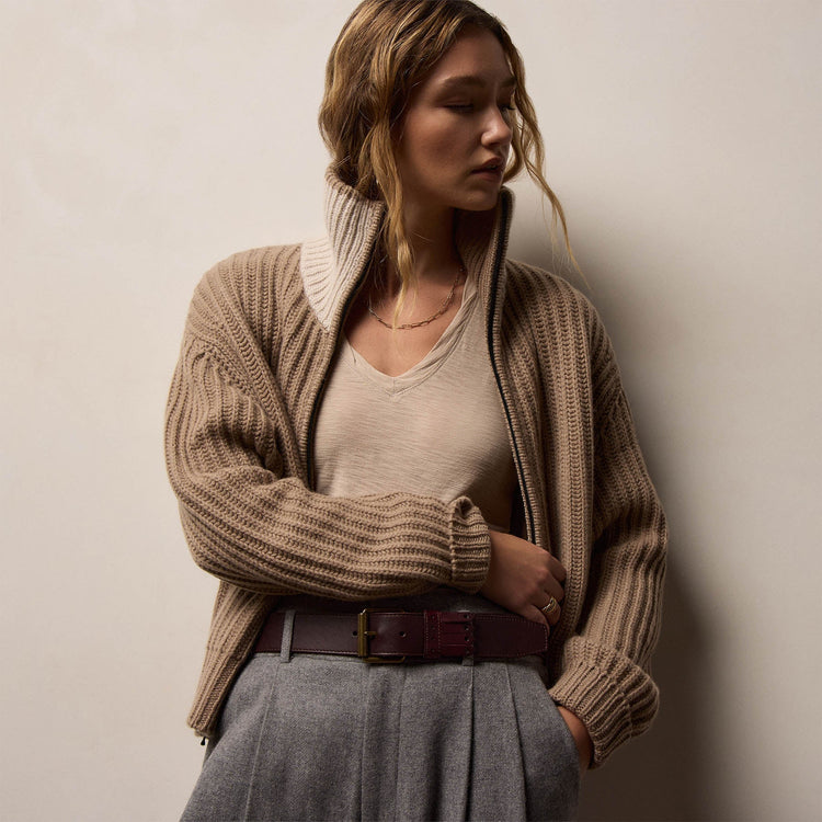 Sheer Slub Casual V Neck in Stone | James Perse Los Angeles