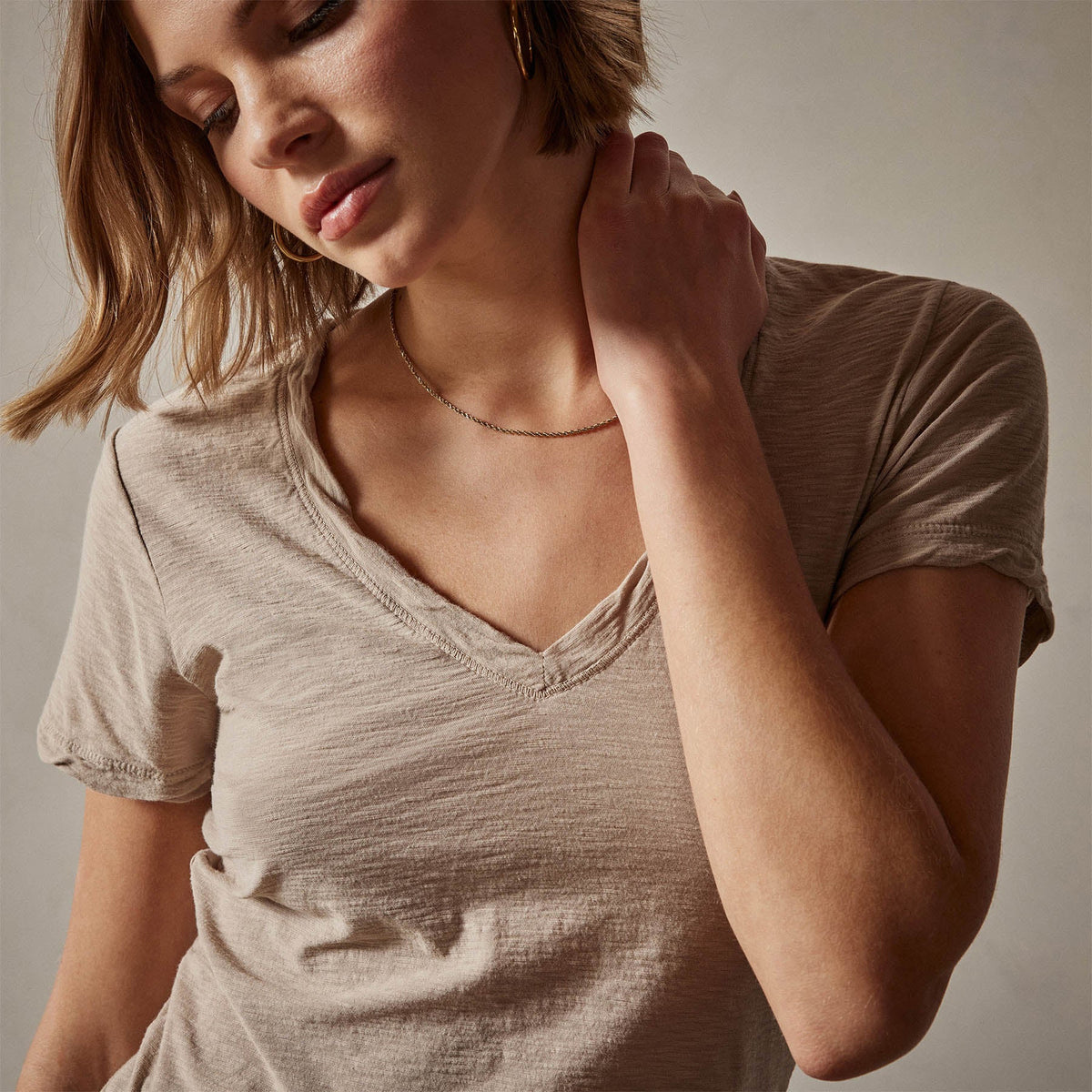 Sheer Slub Casual V Neck in Toast | James Perse Los Angeles