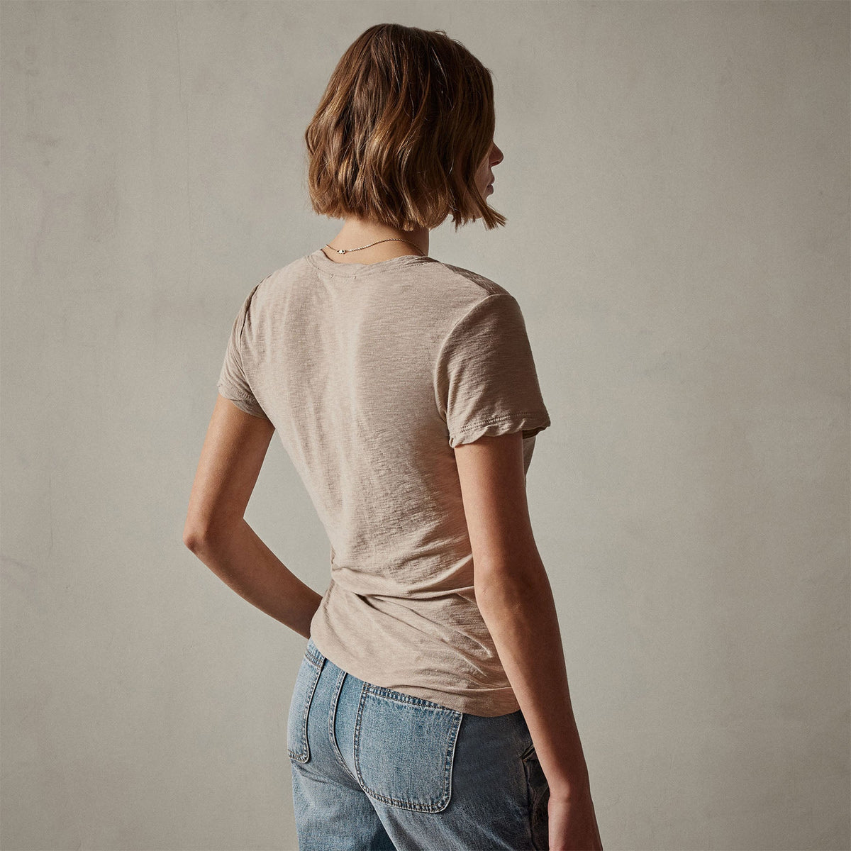 Sheer Slub Casual V Neck in Toast | James Perse Los Angeles