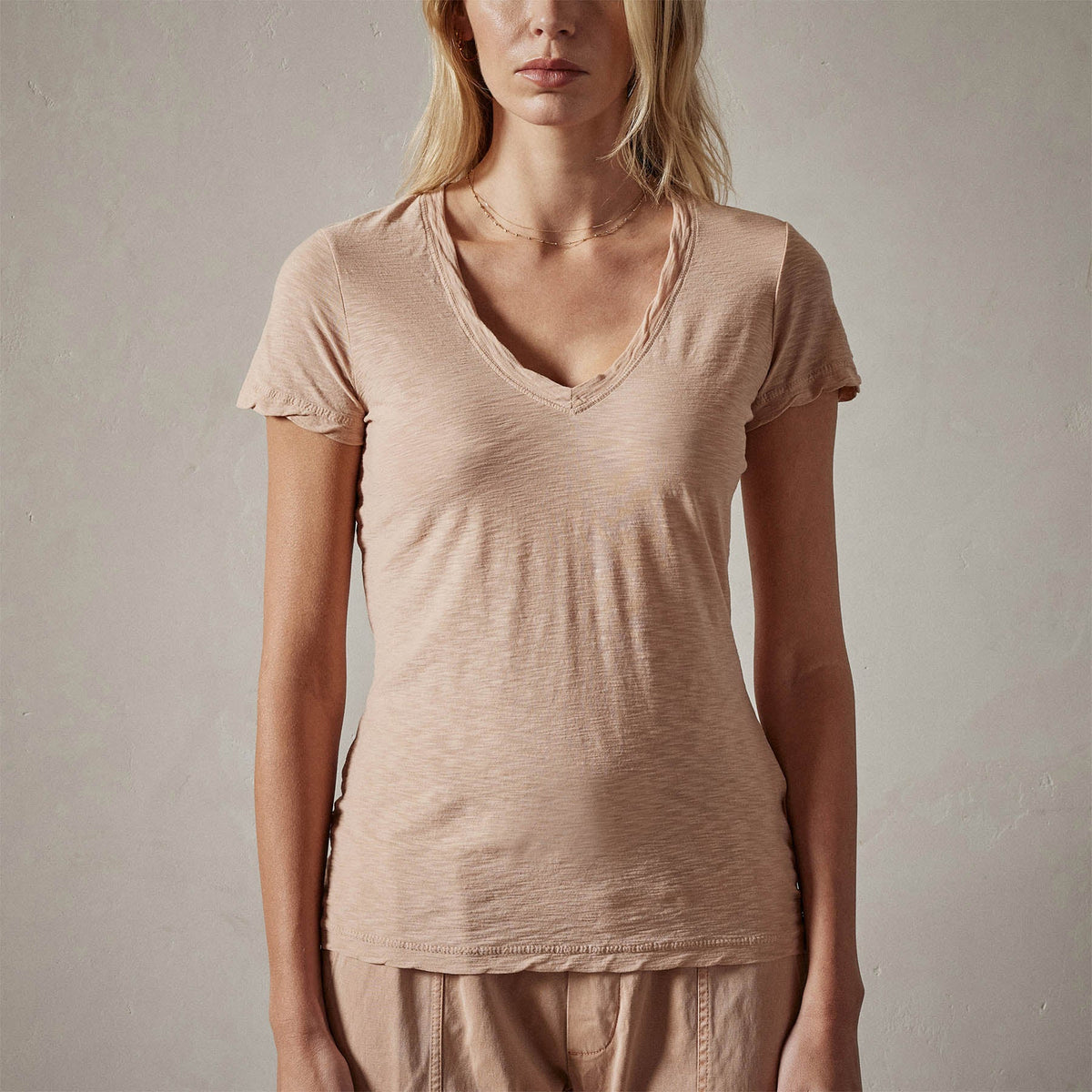 Sheer Slub Casual V Neck in White Peach | James Perse Los Angeles