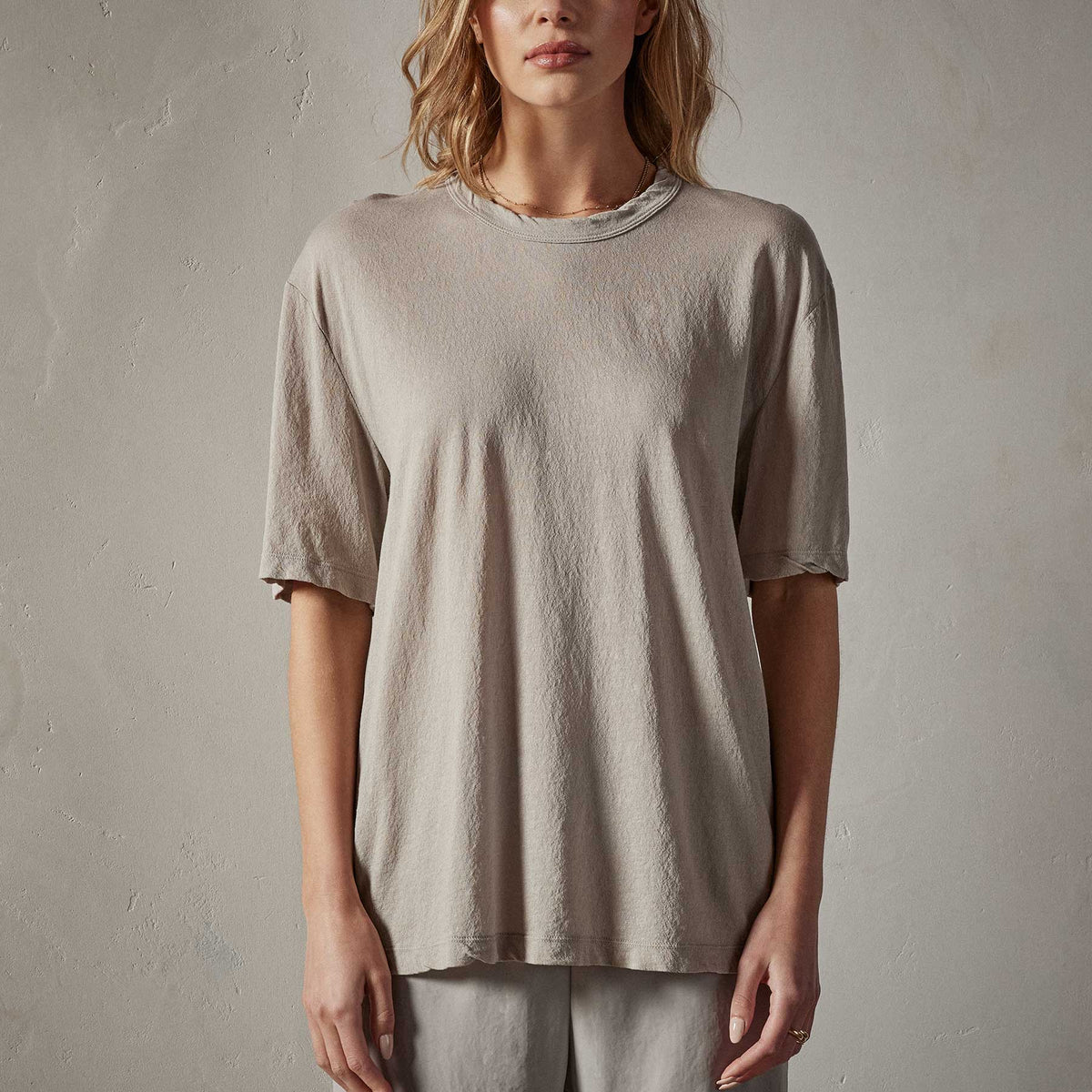 Crepe Jersey Overiszed Short Sleeve Crew in Silt | James Perse Los Angeles 