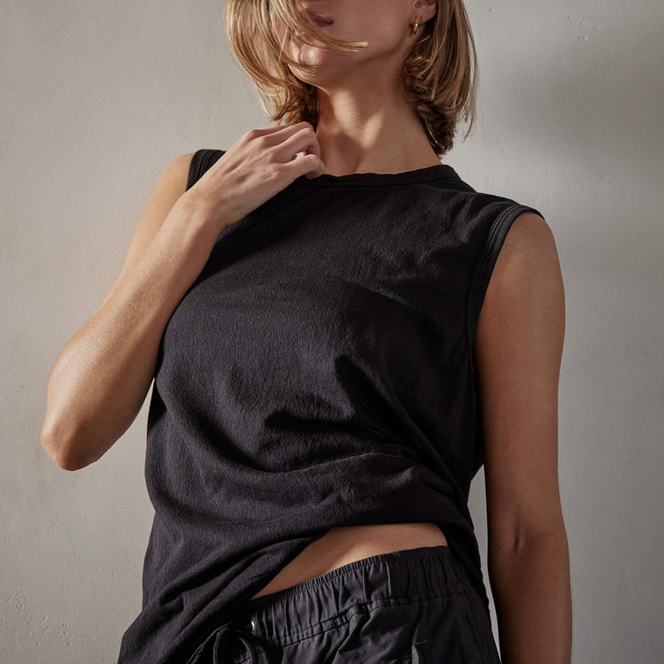Crepe Jersey Muscle Crew in Black | James Perse Los Angeles
