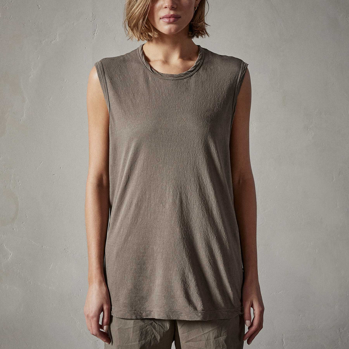 Crepe Jersey Muscle Crew in River Rock | James Perse Los Angeles