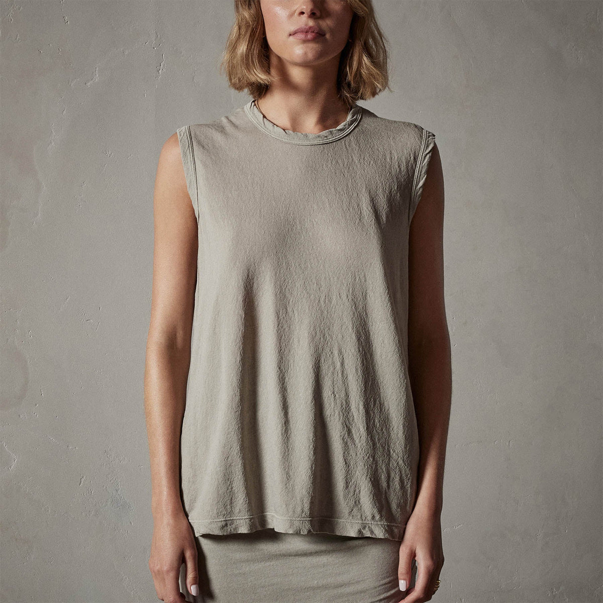 Crepe Jersey Muscle Crew in Silt | James Perse Los Angeles