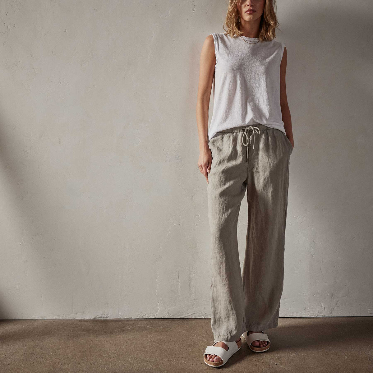 Crepe Jersey Muscle Crew in White | James Perse Los Angeles 