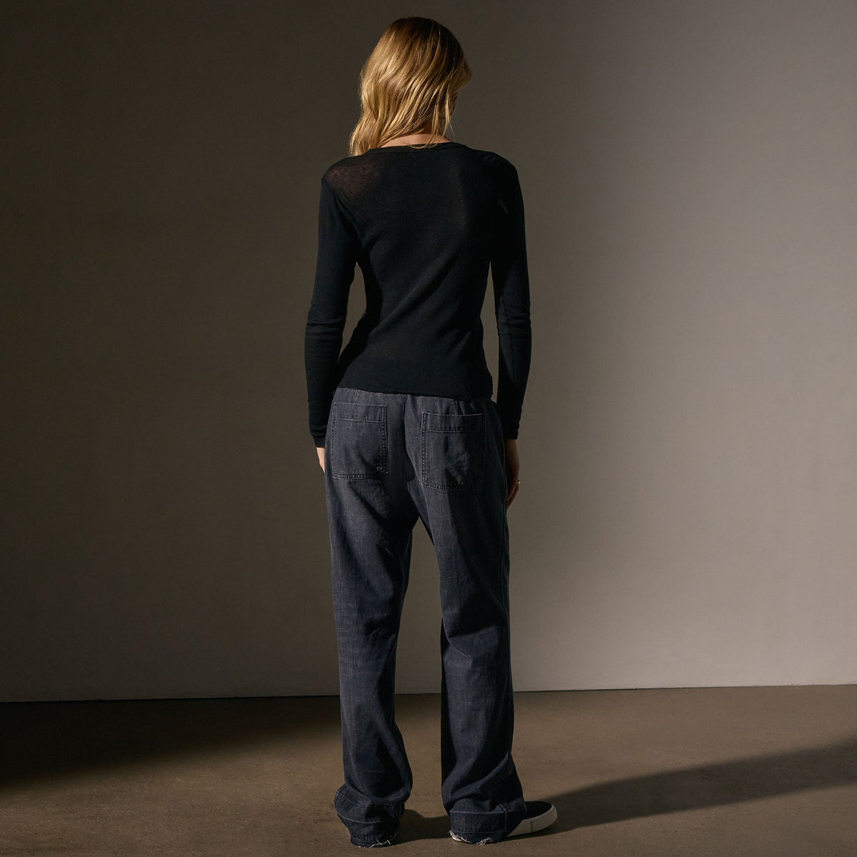 Cotton Cashmere Blend Ribbed Long Sleeve Crew in Black | James Perse Los Angeles