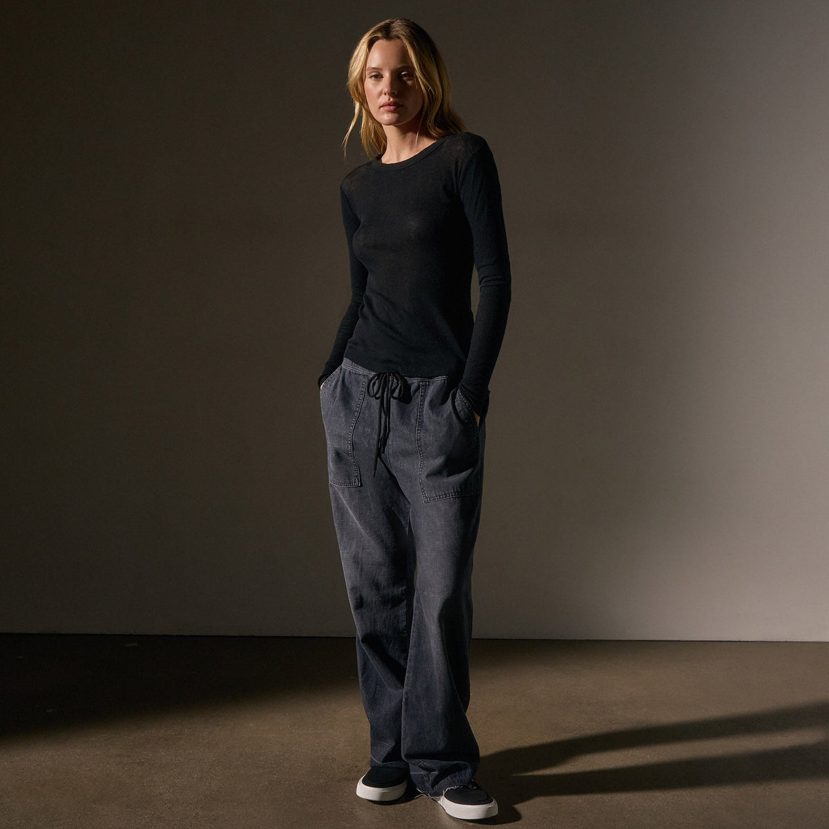 Cotton Cashmere Blend Ribbed Long Sleeve Crew in Black | James Perse Los Angeles