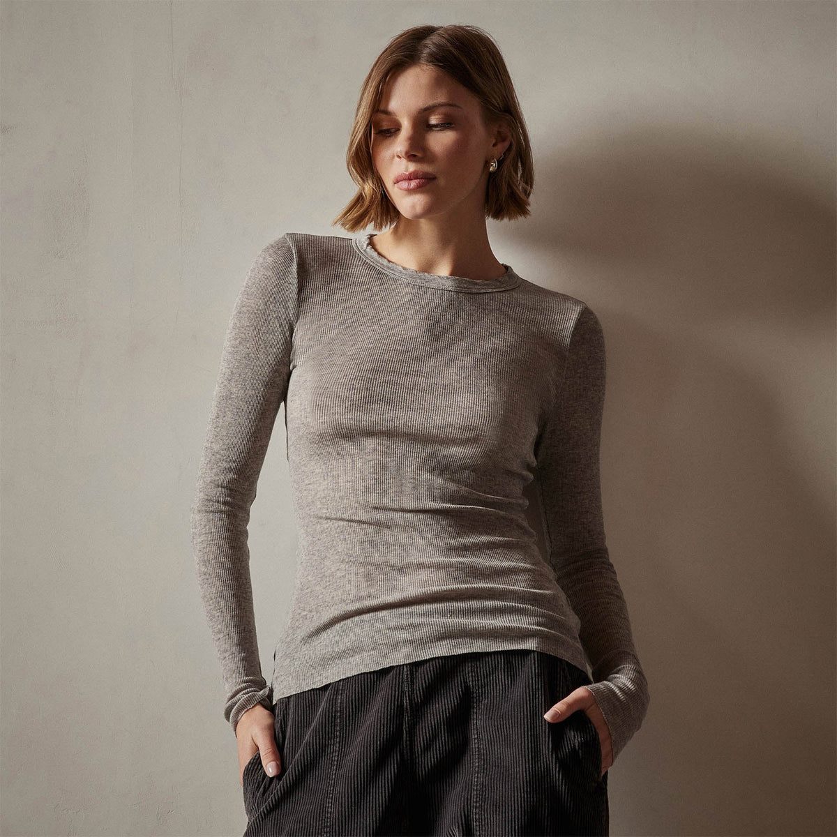 Cotton Cashmere Blend Ribbed Long Sleeve Crew in Heather Grey | James Perse Los Angeles