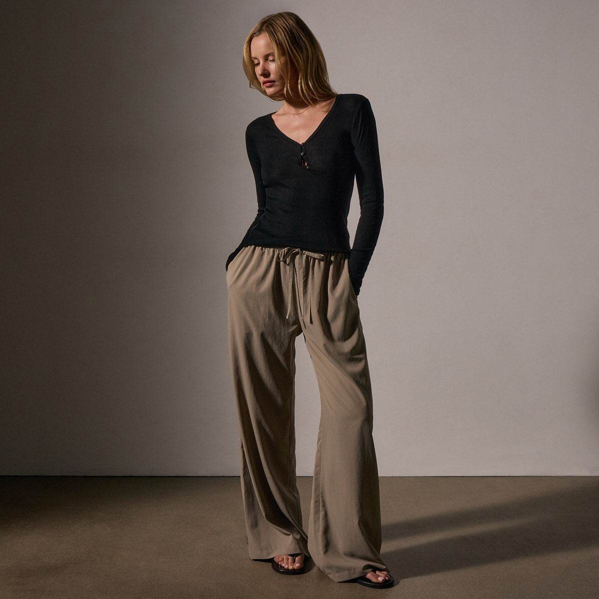 Cotton Cashmere Blend Ribbed Henley in Black | James Perse Los Angeles