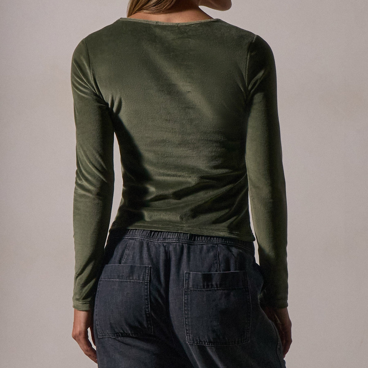 Square Neck Long Sleeve Velvet Top in Palm | James Perse Los Angeles