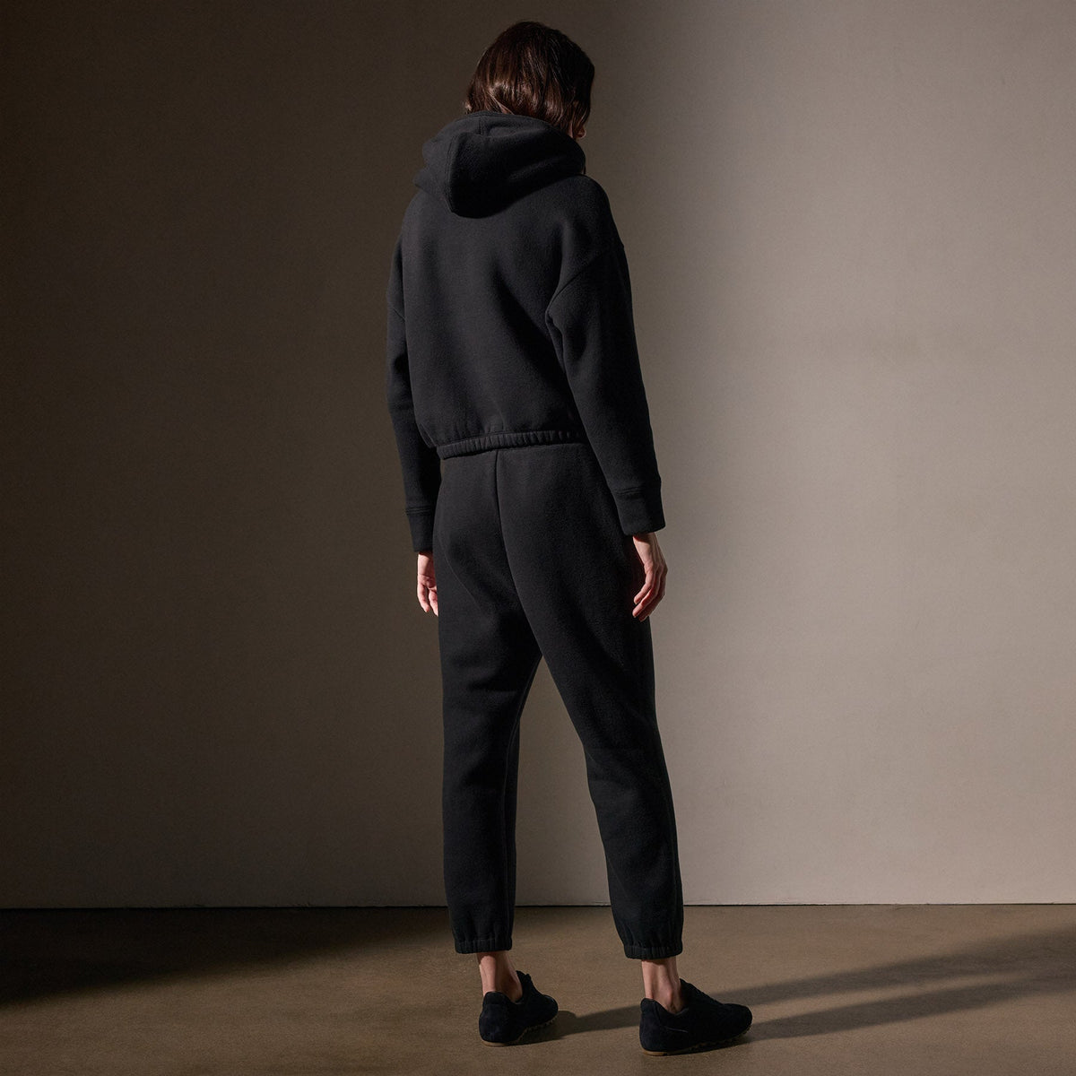 Cozy Oversized Sweat Pant  in Black | James Perse Los Angeles