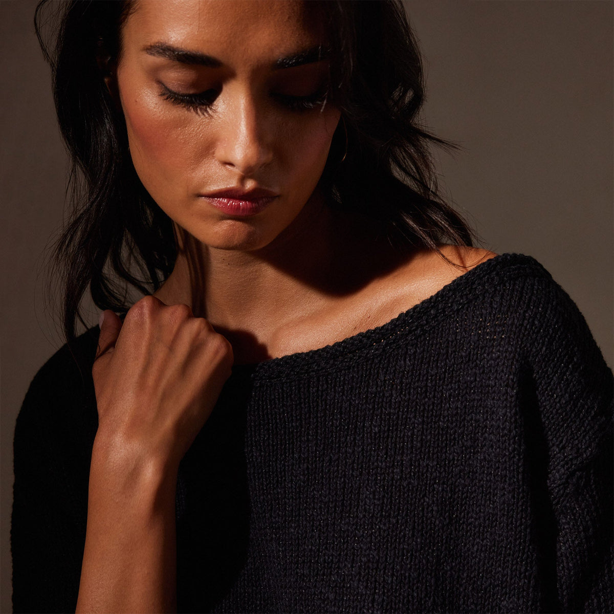 Cotton Linen Boatneck Sweater in Black | James Perse Los Angeles