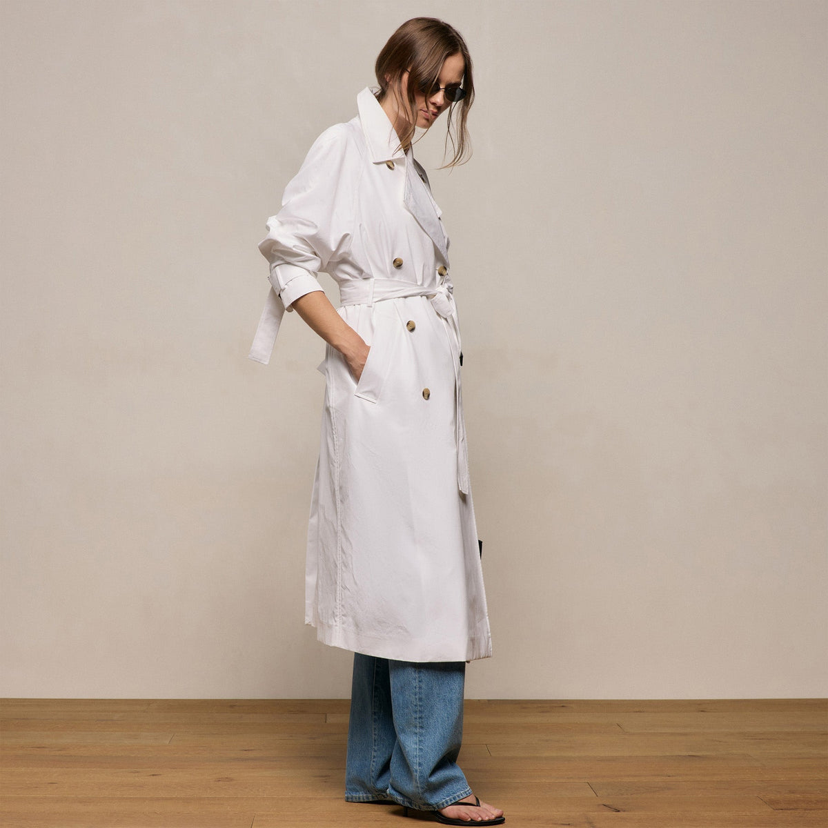 Italian Heavy Poplin Trench Coat in White | James Perse Los Angeles