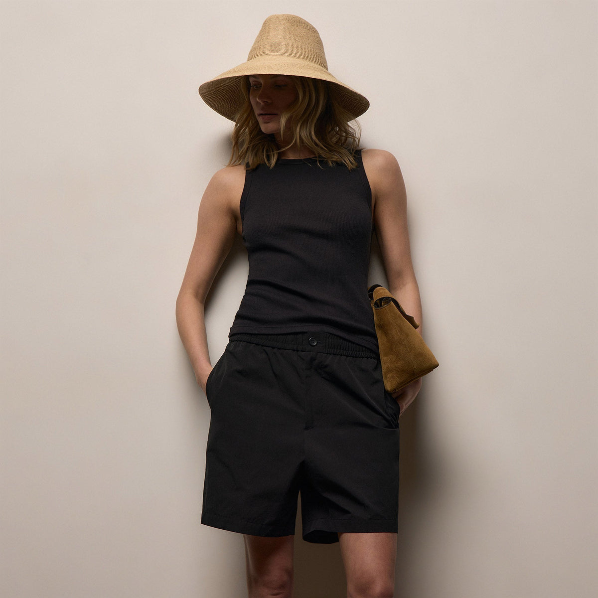 Italian Heavy Poplin Relaxed Short in Black | James Perse Los Angeles