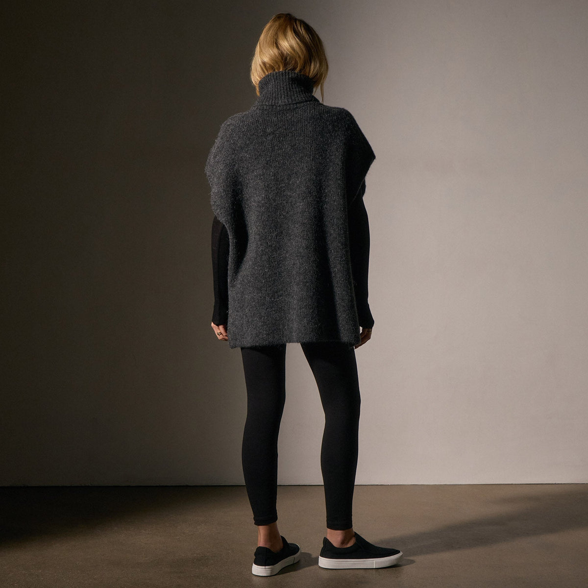 Waffle Knit Funnel Neck Tunic in Anthracite | James Perse Los Angeles