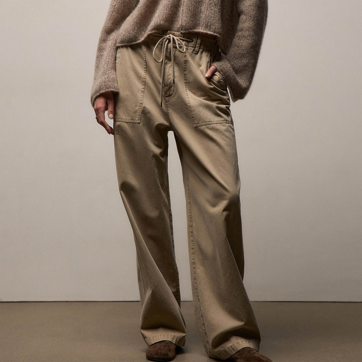 Cotton Cashmere Brushed Twill Pant in Light Khaki Pigment | James Perse Los Angeles