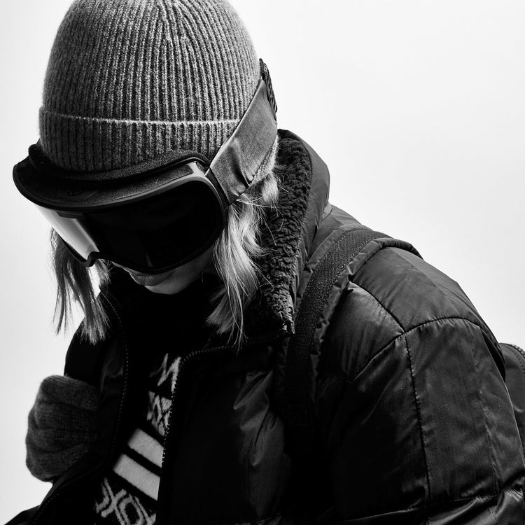 Solid Cashmere Beanie in Grey Felt | James Perse Los Angeles