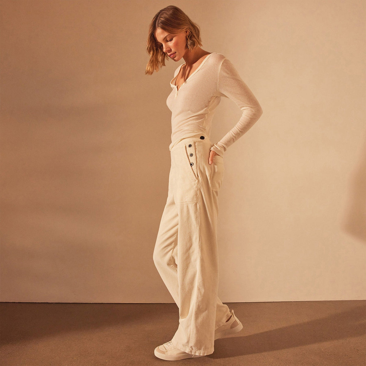 Pacifica Corduroy Pant in Canvas Pigment | James Perse Los Angeles