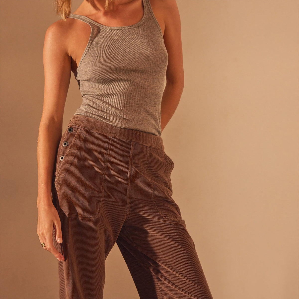 Pacifica Corduroy Pant in Fox Pigment | James Perse Los Angeles
