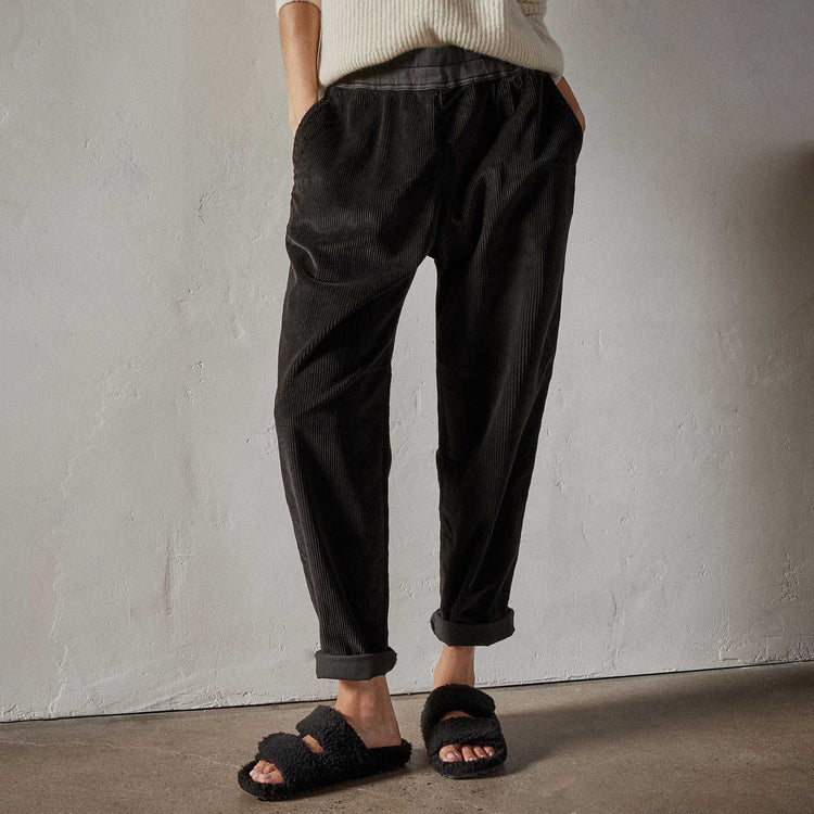 Relaxed Fit Corduroy Pant in Black | James Perse Los Angeles