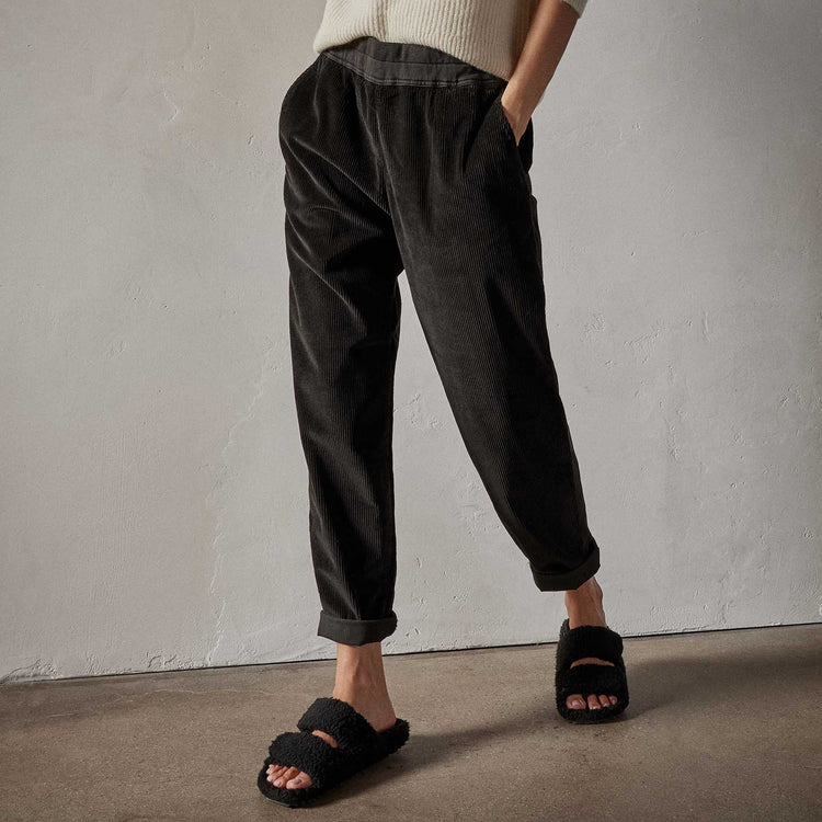Relaxed Fit Corduroy Pant in Black | James Perse Los Angeles