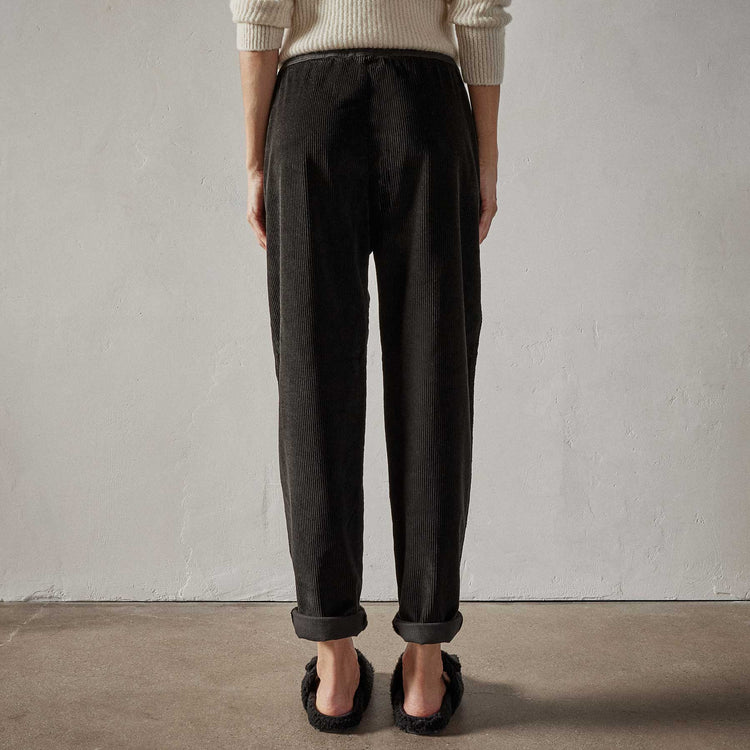 Relaxed Fit Corduroy Pant in Black | James Perse Los Angeles