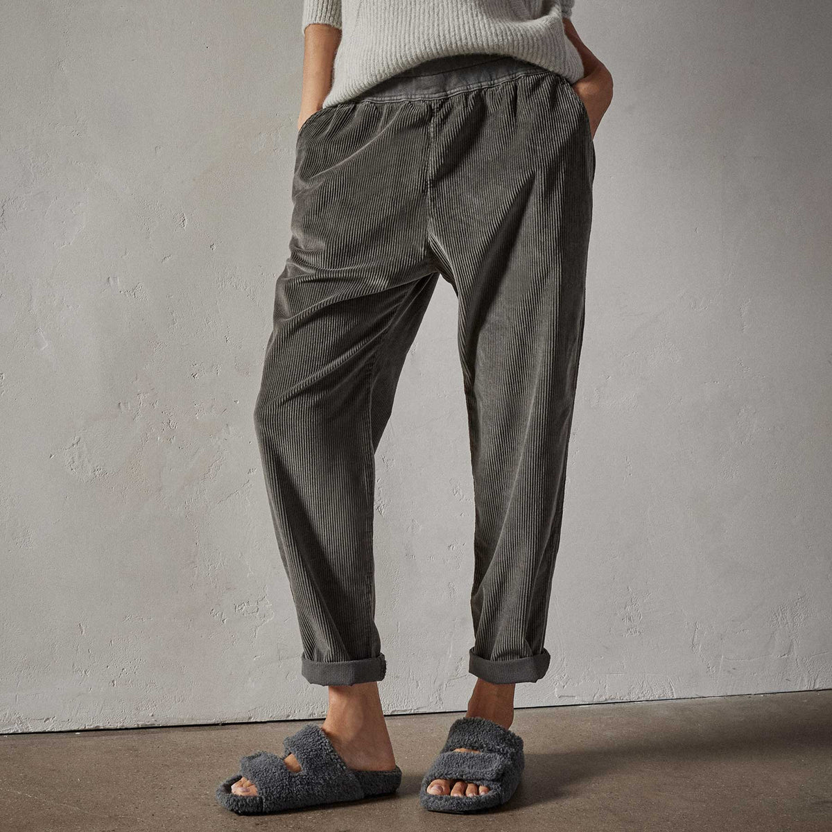 Relaxed Fit Corduroy Pant in Fin Pigment | James Perse Los Angeles