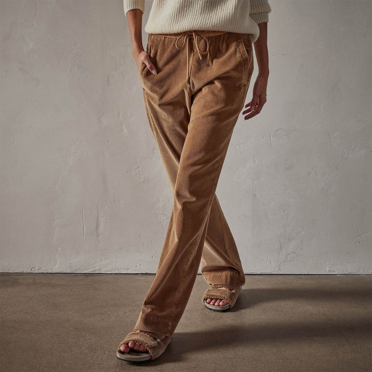 Wide Wale Soft Corduroy Pant in Copper Pigment | James Perse Los Angeles