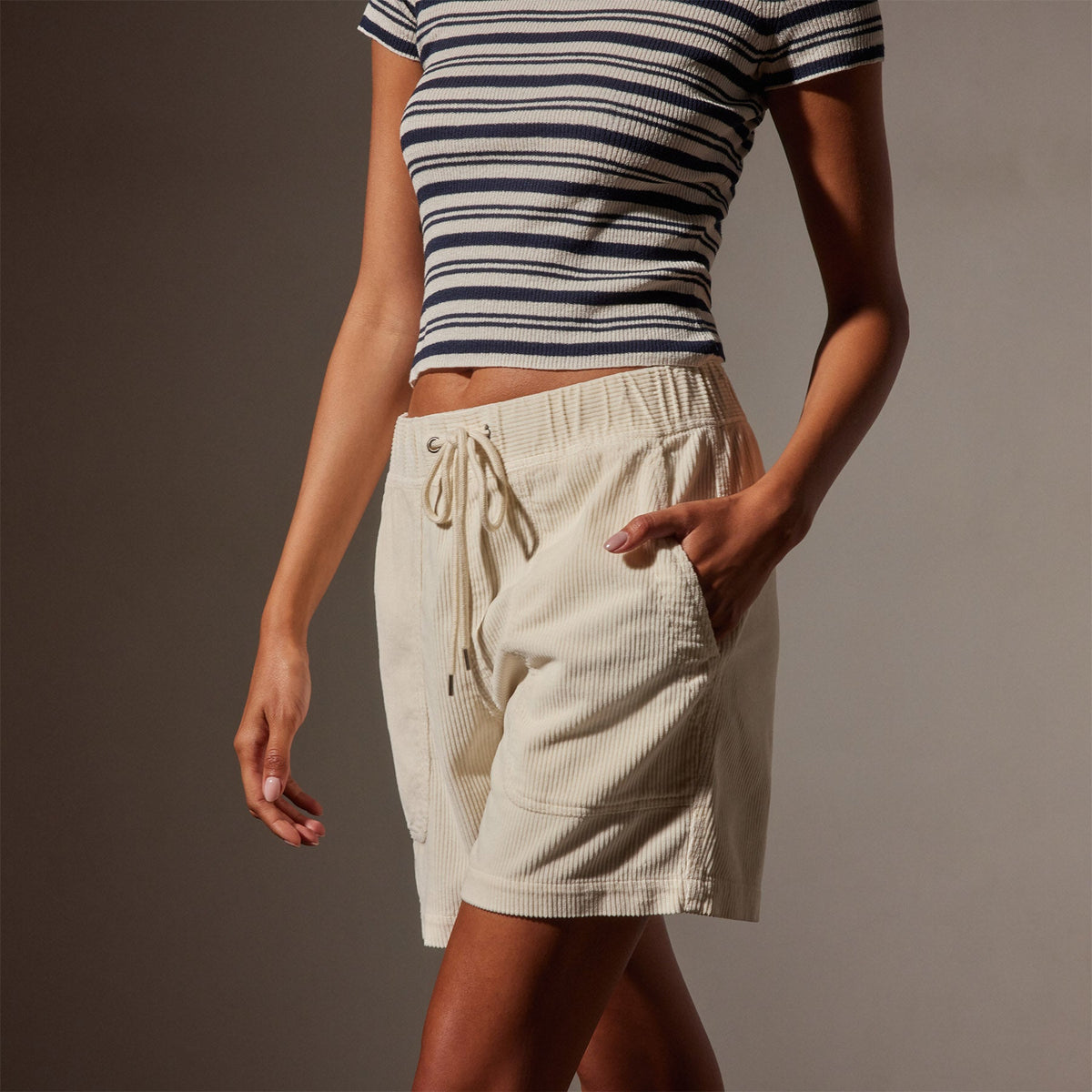 Lightweight Wide Cord Short in Canvas Pigment | James Perse Los Angeles